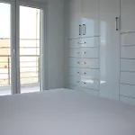 Apartman Black & White Seaside House