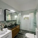 Apartman Black & White Seaside House Corinth