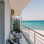 Black & White Seaside House * Corinth