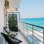 Black & White Seaside House Corinth