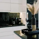 Apartman Black & White Seaside House Corinth