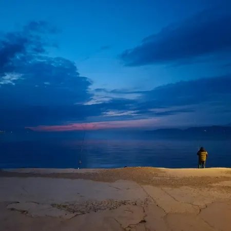 Appartement Black & White Seaside House Kalamia *