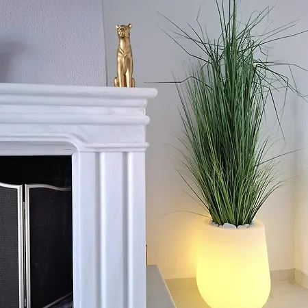 Black & White Seaside House Kalamia Appartement *