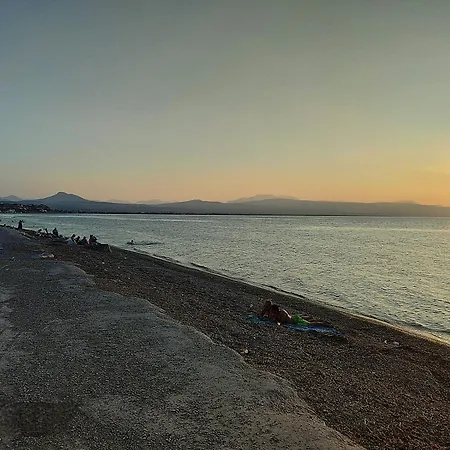 Black & White Seaside House Kalamia * Corinth