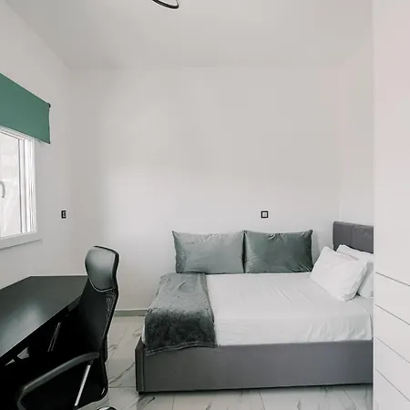 דירה Black & White Seaside House Corinth