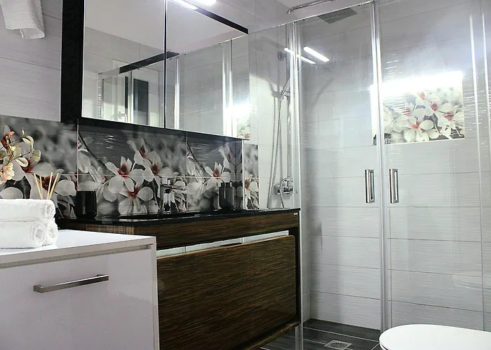 Black & White Seaside House Kalamia Апартаменты