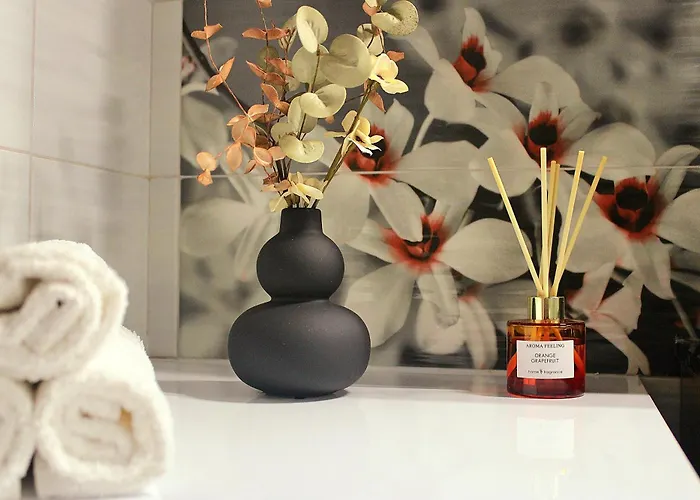 Апартаменты Black & White Seaside House Kalamia