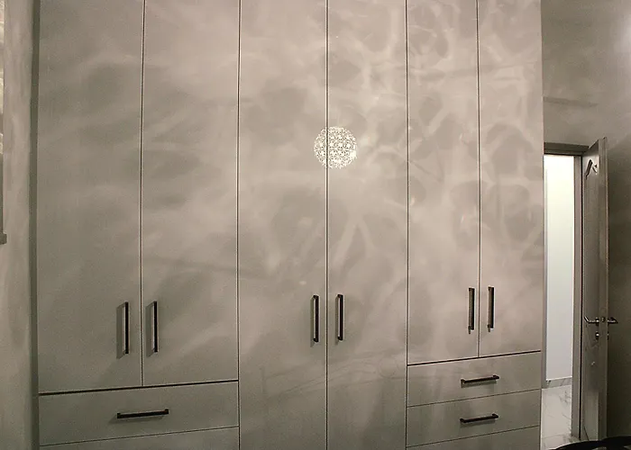 Black & White Seaside House Kalamia * Corinth