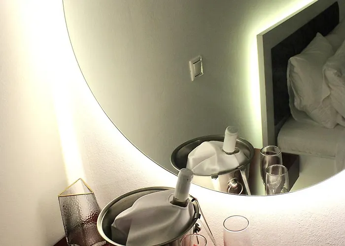 Black & White Seaside House Kalamia Апартаменты