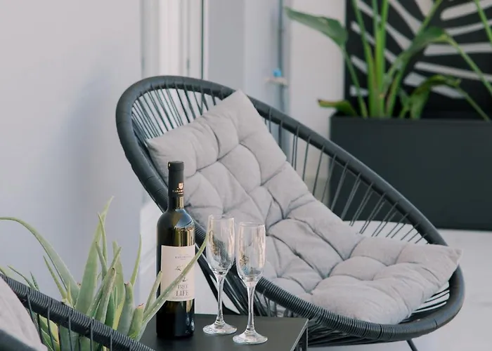 Black & White Seaside House Kalamia Apartment Korinth