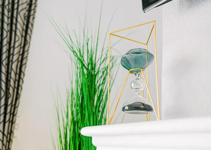 Apartment Black & White Seaside House Kalamia Korinth