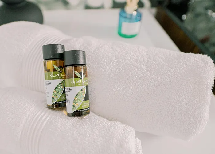 Black & White Seaside House Kalamia *